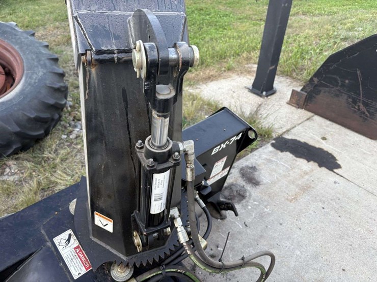schulte-bx-74-72”-snowblower,-skidloader-qt,-hyd-spout,-hyd-deflector,-with-electric-control-box-image-11