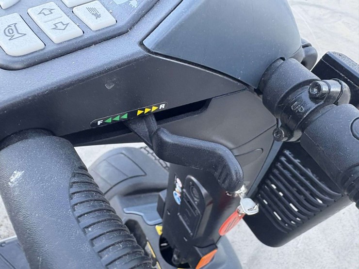 2021-pride-wrangler-model-mv600-outdoor-mobility-scooter,-adjustable-speed-limit,-up-to-9-mph,-adjus-image-14