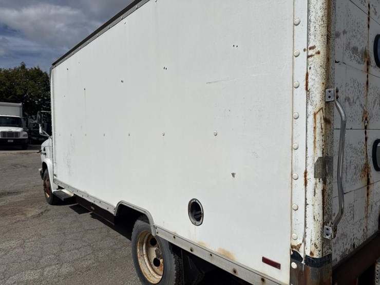 1996-gmc-3500-image-11