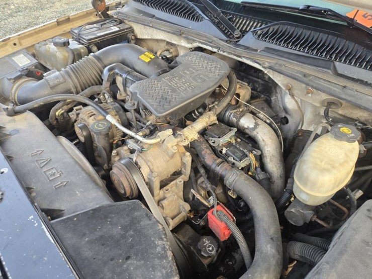 2005-chevrolet-3500-image-28