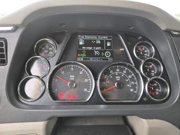 2019-peterbilt-579-image-58