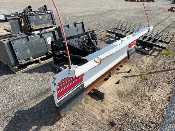 blizzard-8'---10'-power-angle-snow-plow-image-1
