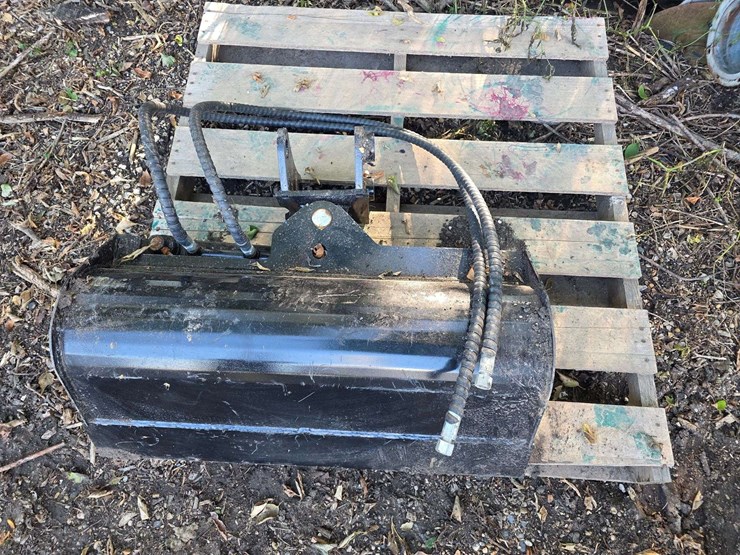hydraulic-tilting-mini-excavator-ditching-bucket,-approx-36”,-new-image-1