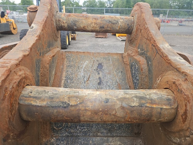 geith-36"-bucket-with-teeth-image-7