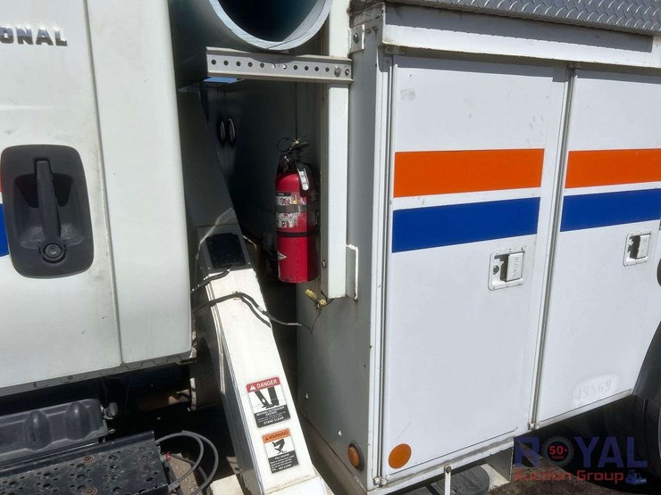 2006-international-durastar-4300-image-73
