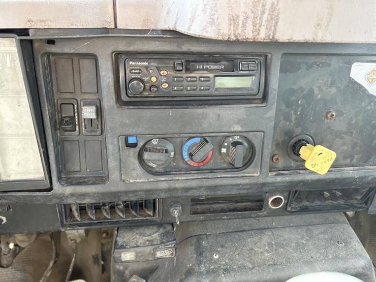1998-international-4900-image-63