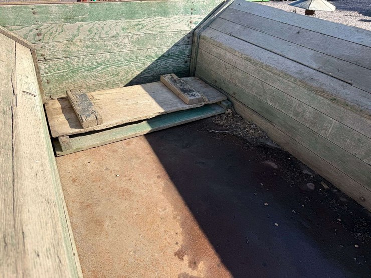 old-wooden-flairbox-trailer-image-13