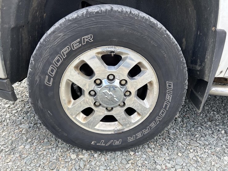 2014-chevrolet-3500-image-53