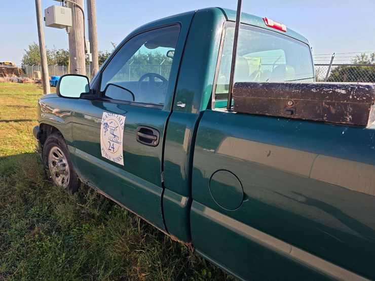 2005-chevrolet-1500-image-13