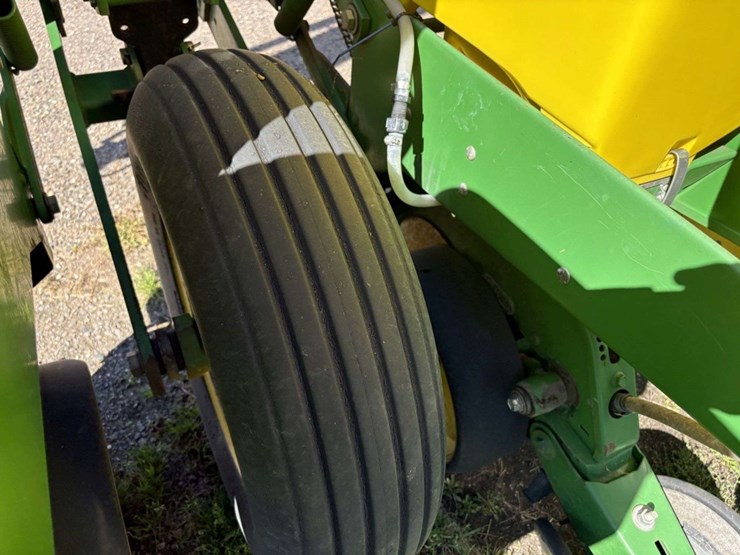 john-deere-7200-image-26