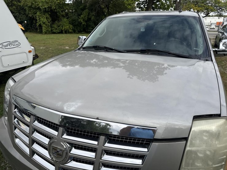 2008-cadillac-escalade-image-9