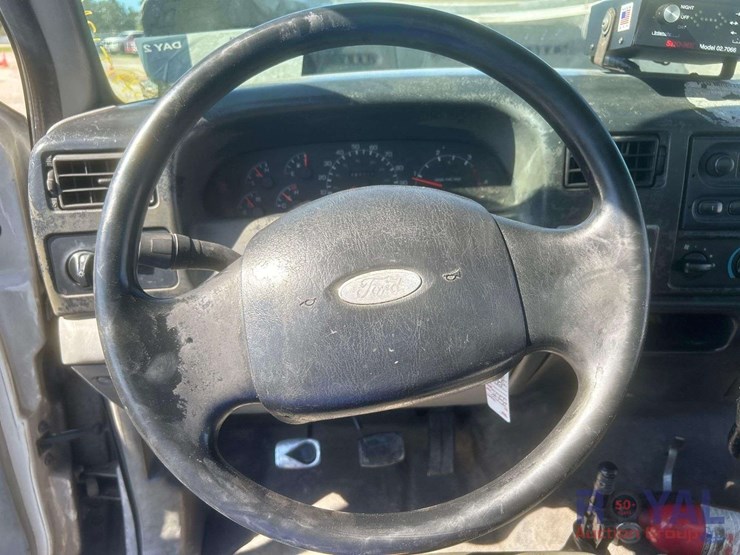 2005-ford-f650-image-12