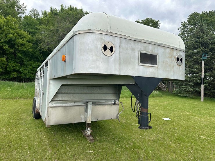 1984-flying-l-16’-long-gooseneck-livestock-trailer,-7’-wide,-1-cross-gate,-does-have-rubber-mats,-7:-image-5