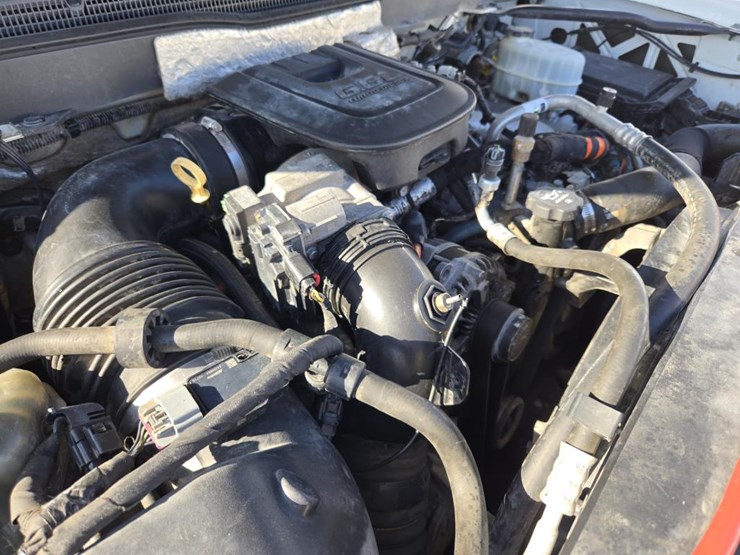 2015-chevrolet-3500-image-46