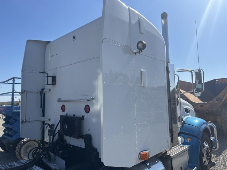 2007-peterbilt-386-image-15