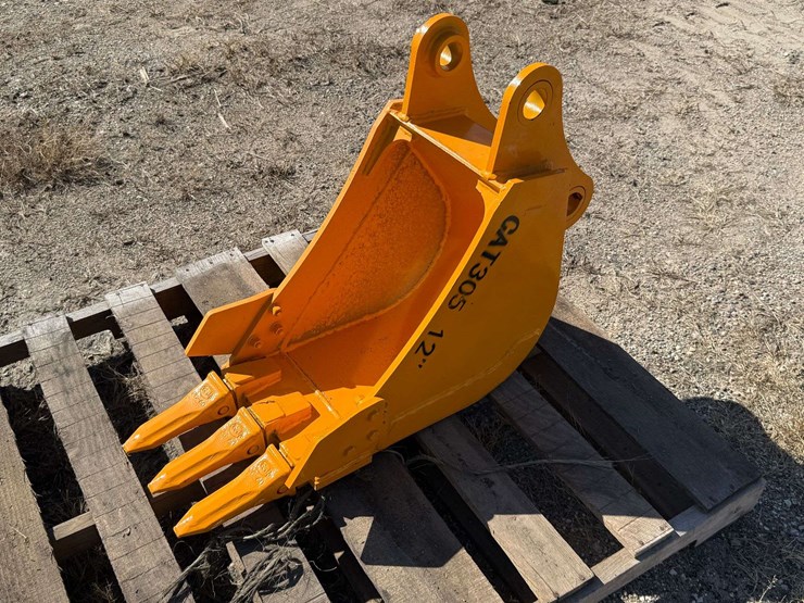 caterpillar-305-image-1