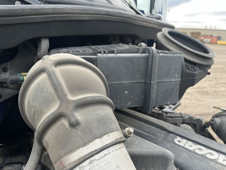 2020-kenworth-t680-image-33