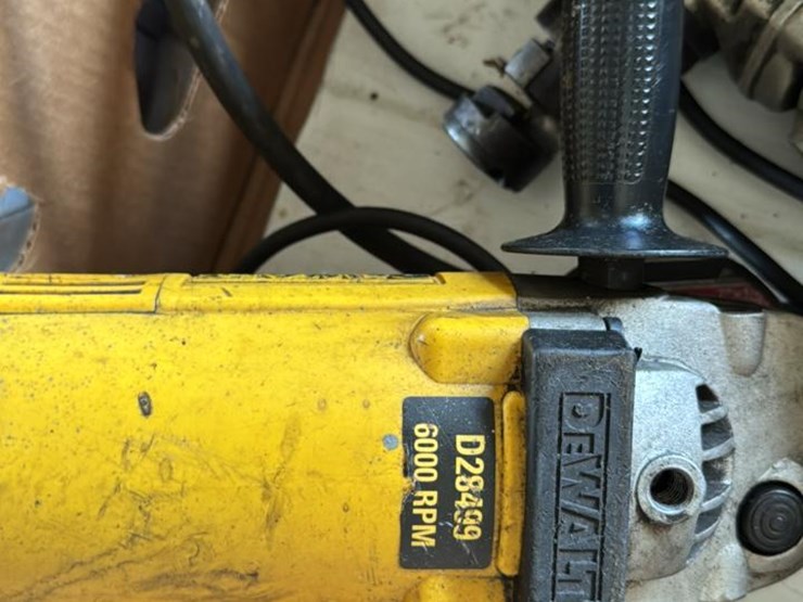 #156-•-electric-dewalt-grinder,-&-electric-nibbler-image-4