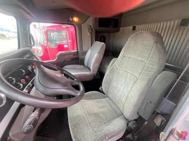 2009-kenworth-t800-image-13