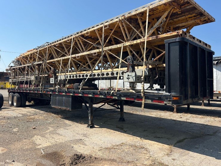 96"-x-53'-flatbed-trailer-image-1