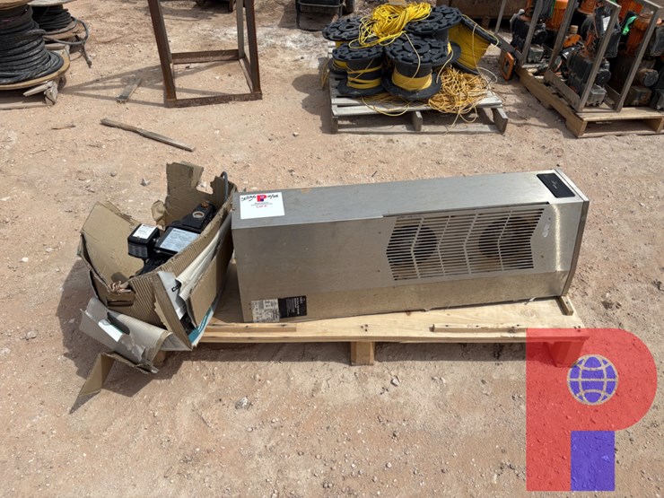 nvent-electronic-enclosure-air-conditioner-&-county-line-1hp-fluid-pump-image-1