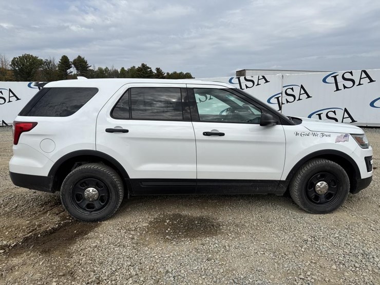 2017-ford-explorer-image-6