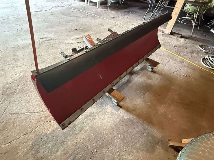 snobear-snowplow,-7’-wide-blade,-manual-swing-adjustment,-electric-winch-for-up-and-down,-was-mounte-image-2