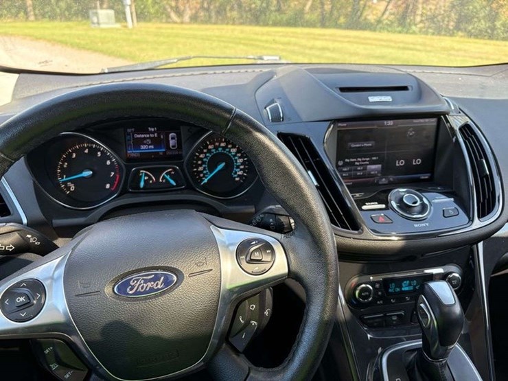 2013-ford-escape-titanium-image-17