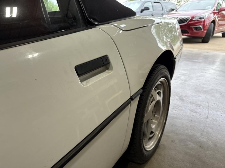 #1399-•-1990-chevrolet-corvette-convertible-car-image-11