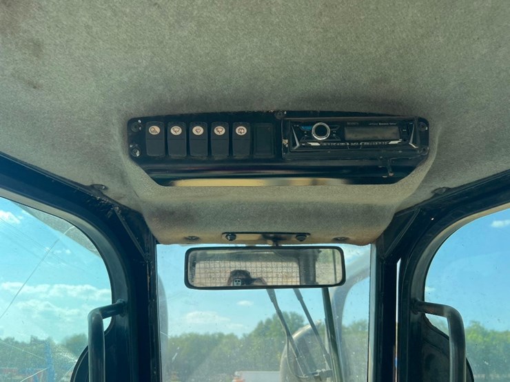 2019-caterpillar-d6k2-lgp-image-34
