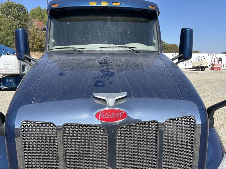 2019-peterbilt-579-image-13