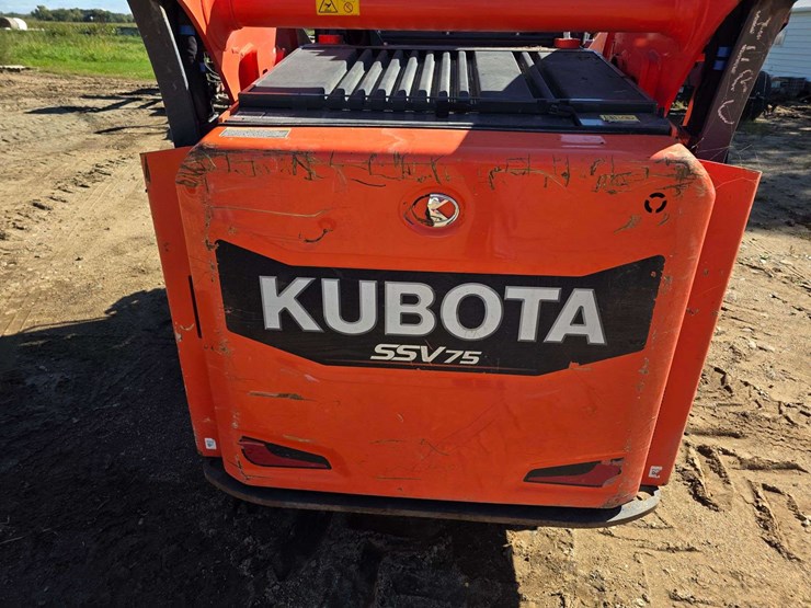 2019-kubota-ssv75-image-32