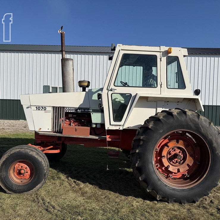 J I CASE 1070