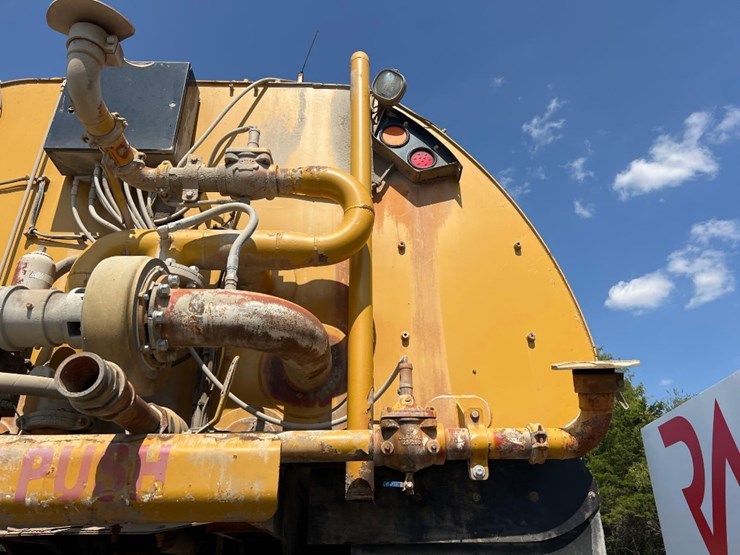 2005-caterpillar-740-image-21