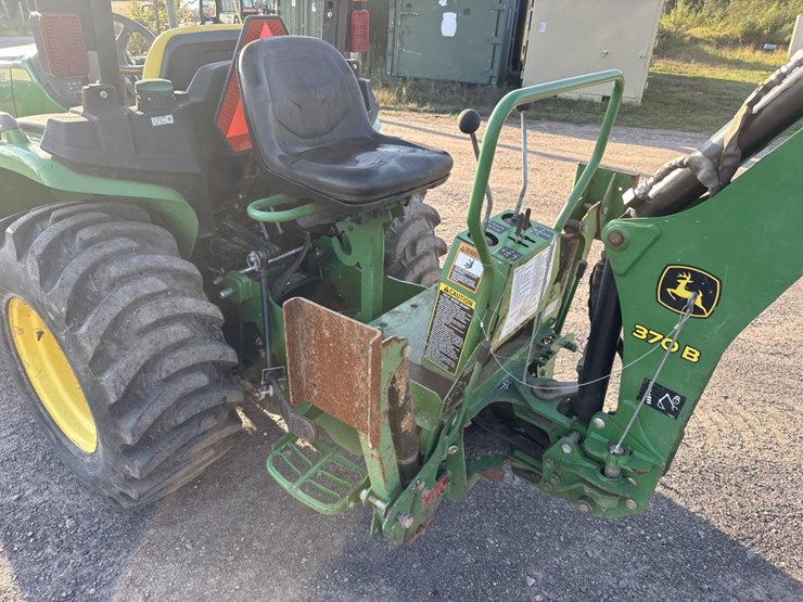 john-deere-3032e-image-18