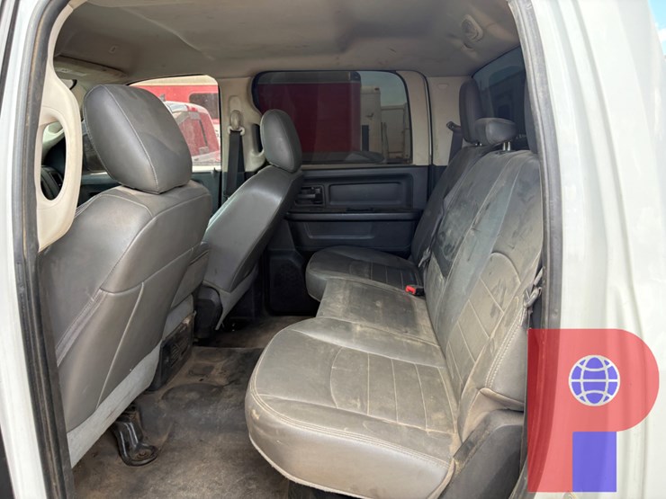 2017-ram-5500-crew-cab-4x4-truck-image-5