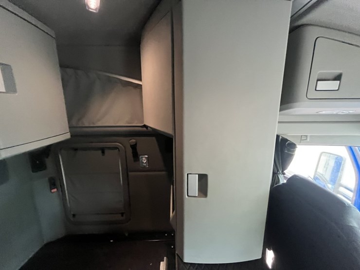 2020-kenworth-t680-image-96