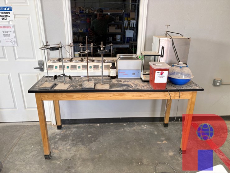6’-x-2.5’-x-3’-table-w/-lab-equipment-image-1