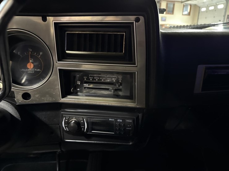 1985-chevrolet-c10-image-45