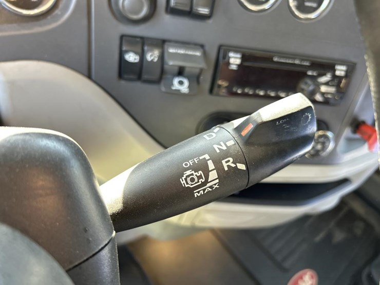 2019-peterbilt-579-image-64