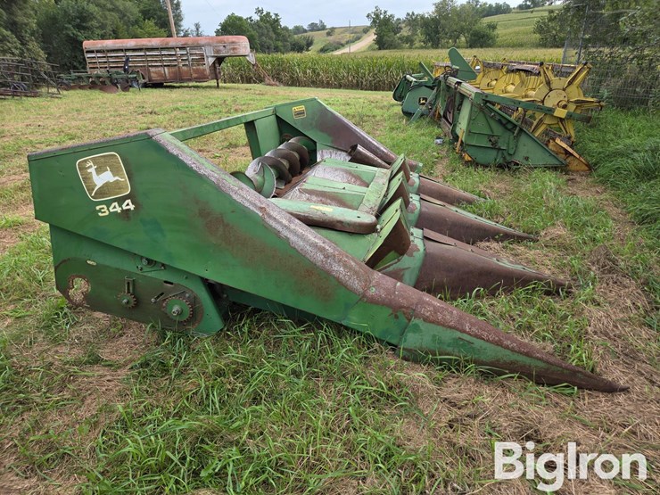 john-deere-444-image-4