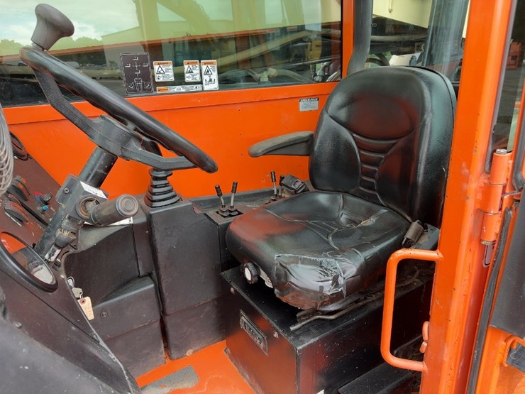 2012-jlg-g10-55a-image-18