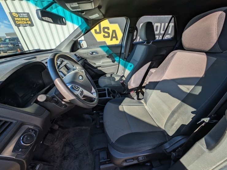 2014-ford-explorer-image-25