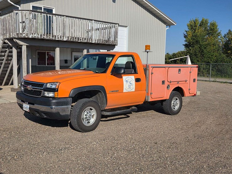2006-chevrolet-2500hd-image-1