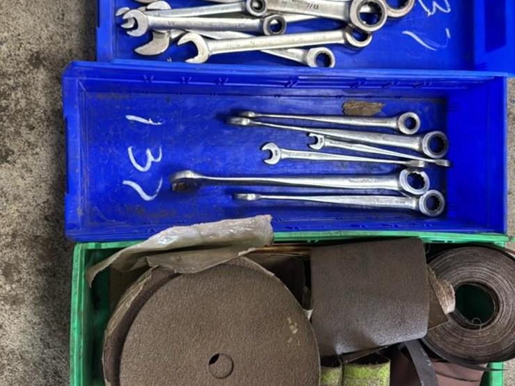 #137-•-sander-pads,-belts,-and-wrenches-image-1