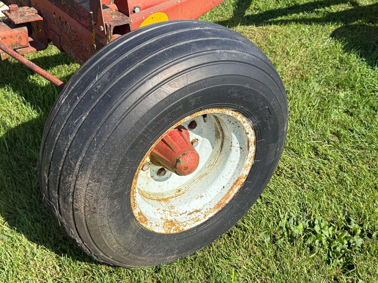 electric-tandem-silage-wagon-running-gear-image-12