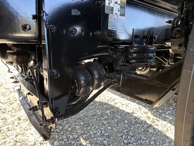 2025-kenworth-t880-image-85
