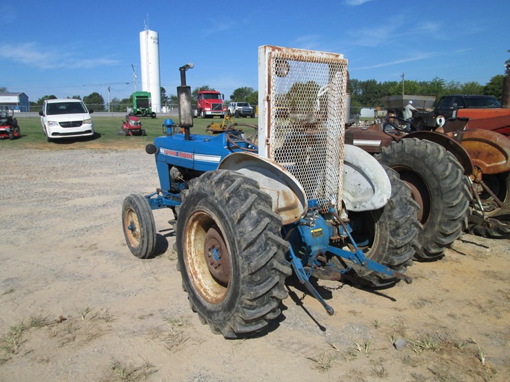 ford-2000-image-4