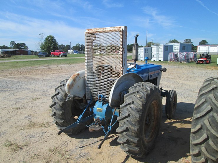 ford-2000-image-3
