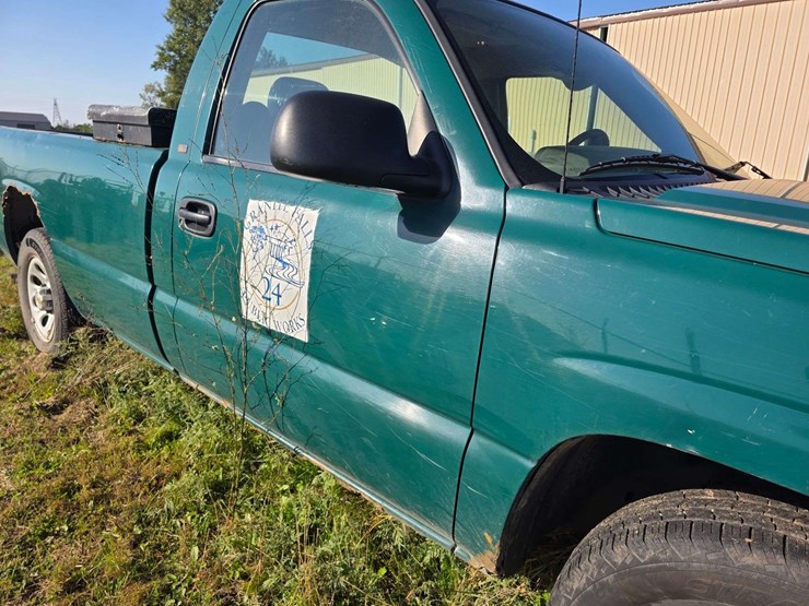 2005-chevrolet-1500-image-3